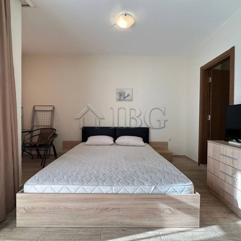 Studio apartment with direct pool access in Cascadas Ravda, just 350 meters from the sea. Perfect fo.
