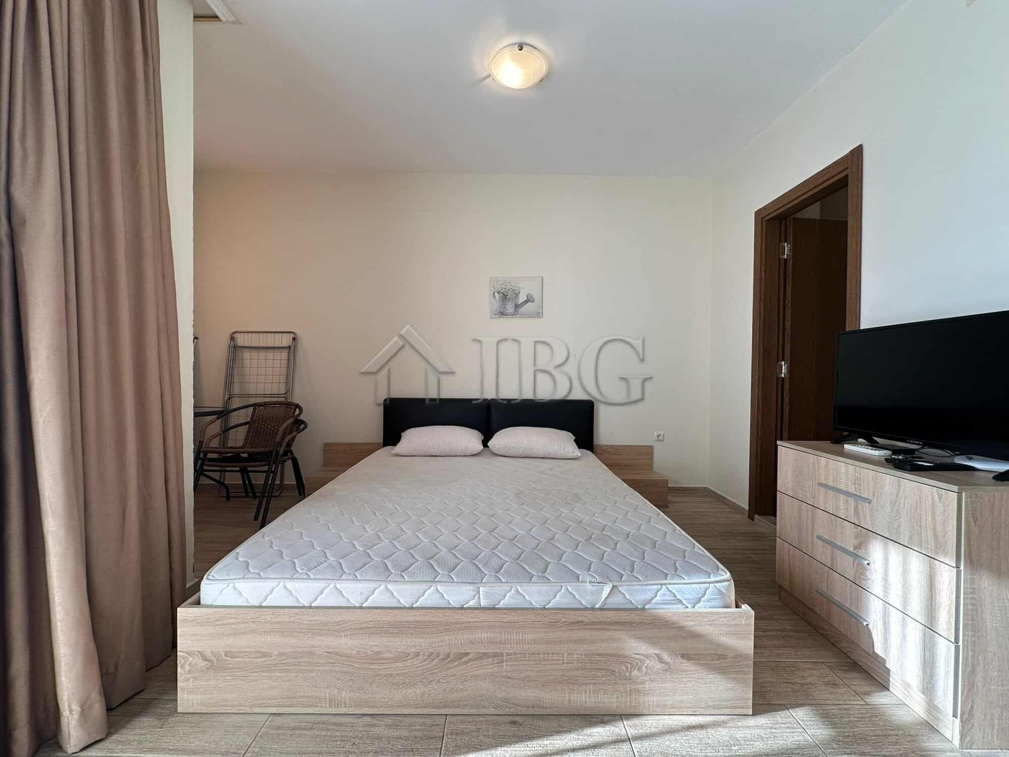 Studio apartment with direct pool access in Cascadas Ravda, just 350 meters from the sea. Perfect fo.