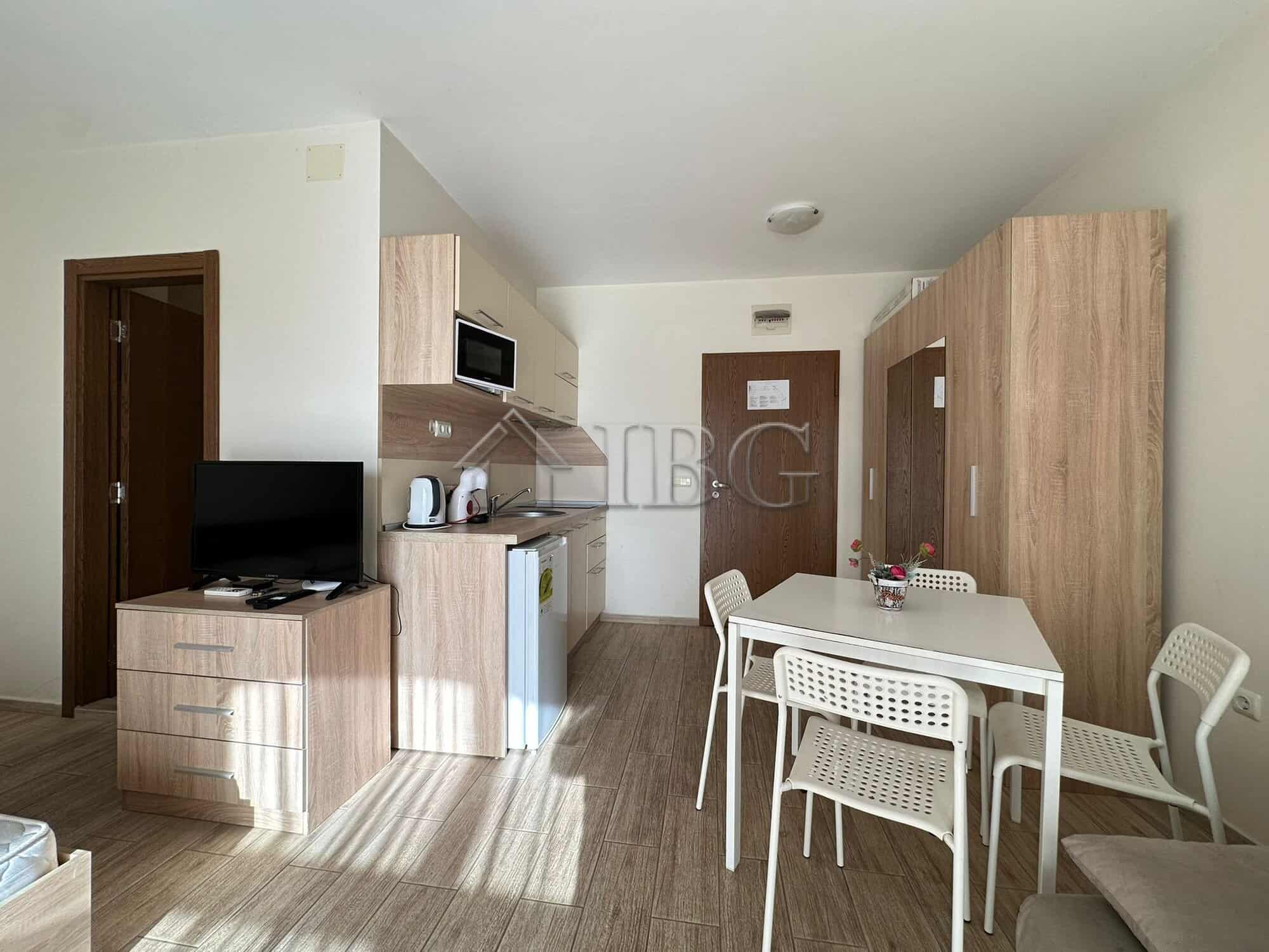 Bright studio with direct pool access in Cascadas Ravda, just 350m from the sea. Ideal for relaxing.