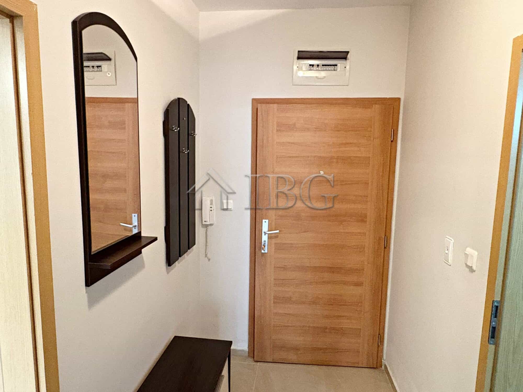 Bright one-bedroom apartment with pool view in Sunflower, Sunny Beach.