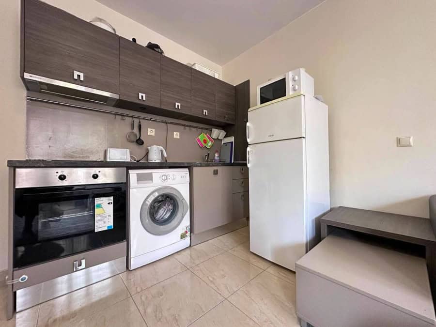 Compact kitchen with modern appliances in Star Dreams, Sveti Vlas, just 200m from the sea.