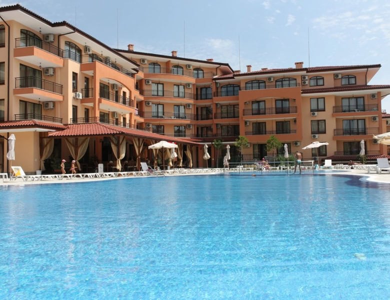 Bright 1-bedroom apartment in Star Dreams, Sveti Vlas, just 200m from the beach.