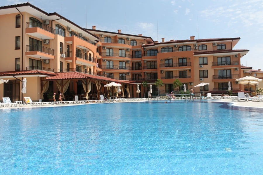 Bright 1-bedroom apartment in Star Dreams, Sveti Vlas, just 200m from the beach.