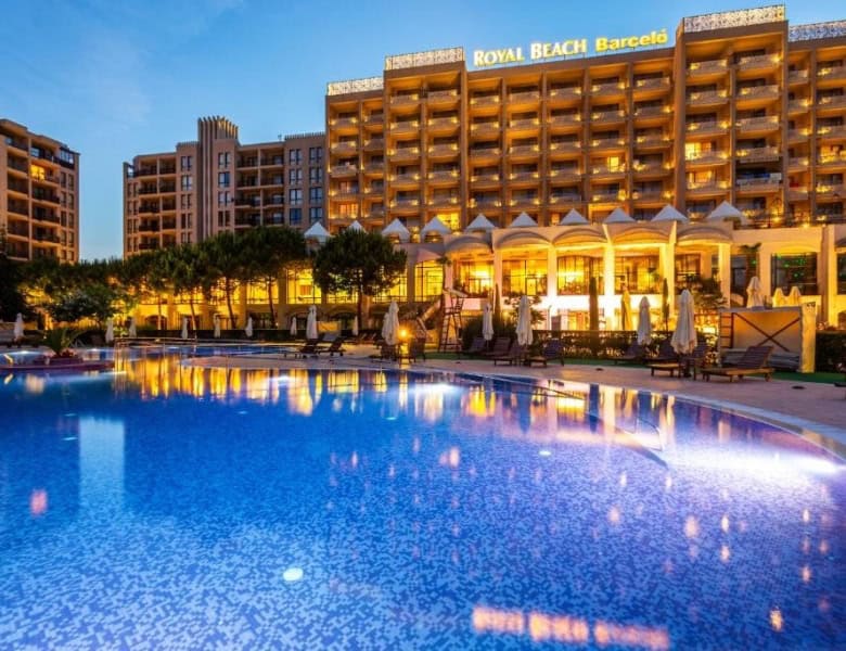 Pool view studio apartment with spacious terrace at Barcelo Royal Beach in Sunny Beach, offering mod.