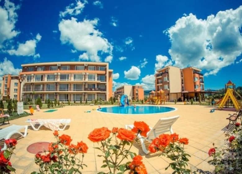 Bright top-floor studio with panoramic views at Holiday Fort Club, Sunny Beach. Perfect for relaxing.