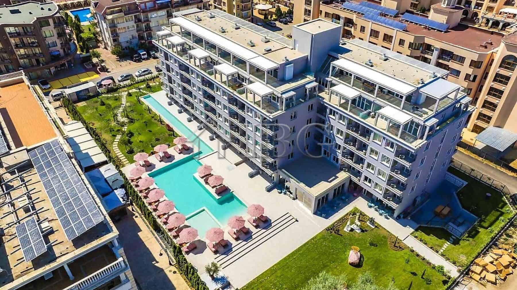 Modern furnished studio with balcony in a new complex at Sunny Beach.