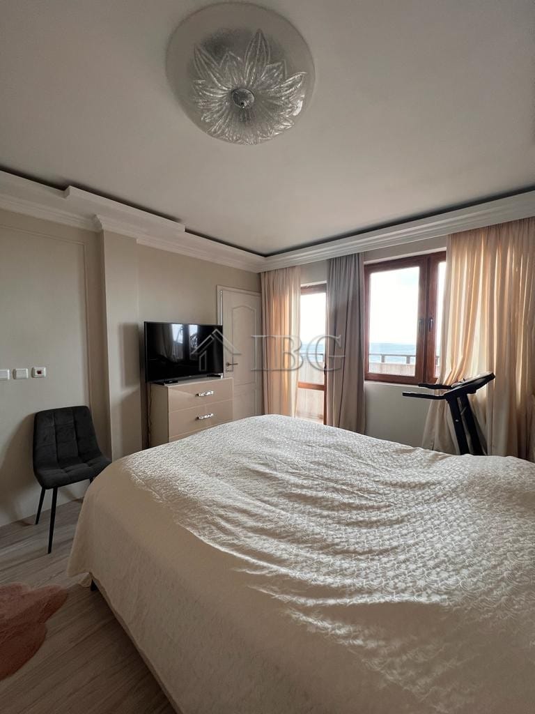 Sea view maisonette in Centaur Complex, Sveti Vlas with panoramic ocean vistas.