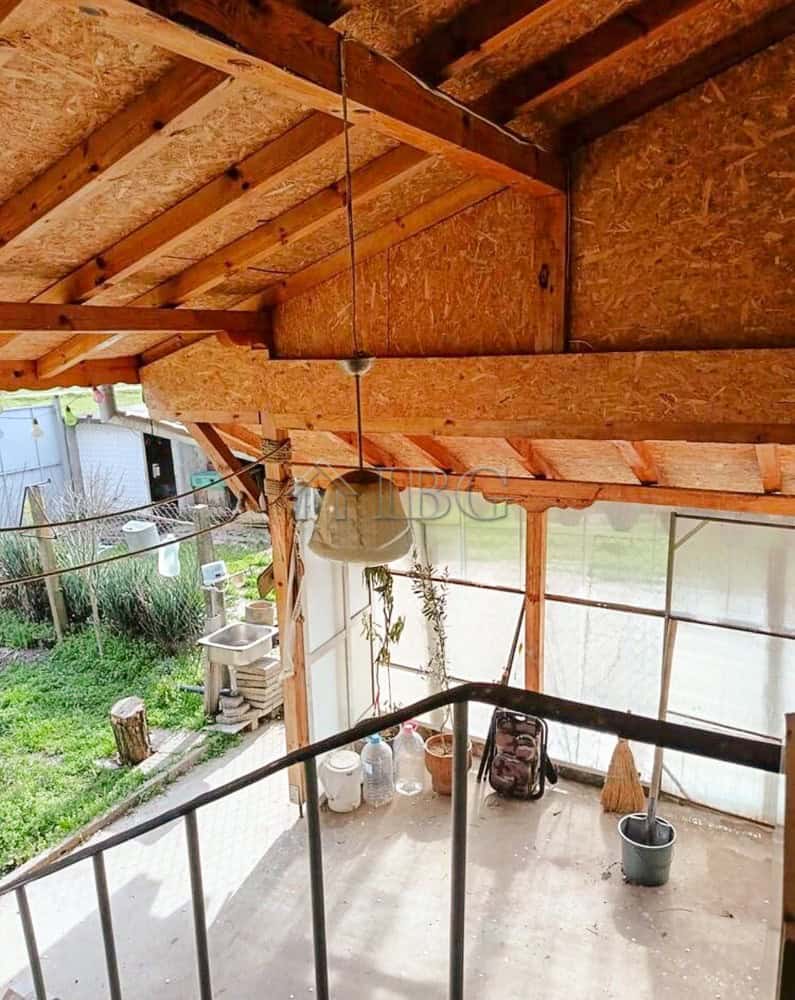 Beautiful two-storey house with garage and lush 1,600 sq.m. garden, located just 35 km from Ruse, id.