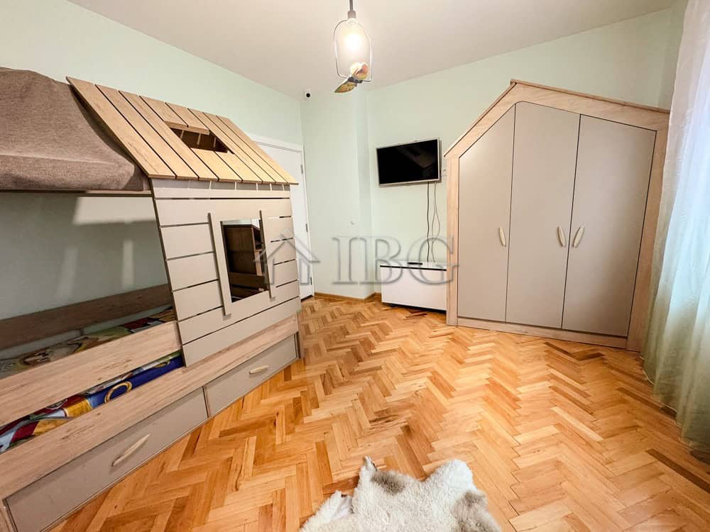 Spacious family apartment with modern furnishings in the Hushove quarter, Ruse, offering comfort and.