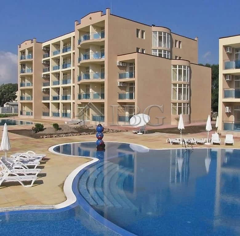 Modern 1-bedroom apartment in Semiramida Gardens, Sunny Beach with pool view.