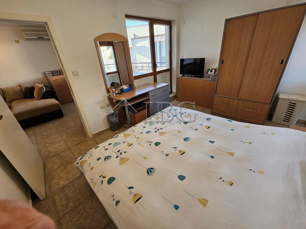 Bright 2-bedroom apartment with sea view in Sveti Vlas, Dinevi Resort, featuring modern furnishings.