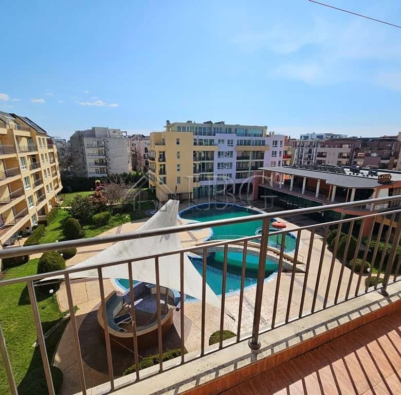Bright 42 sq. m. studio with balcony and pool view at Pollo Resort, Sunny Beach.