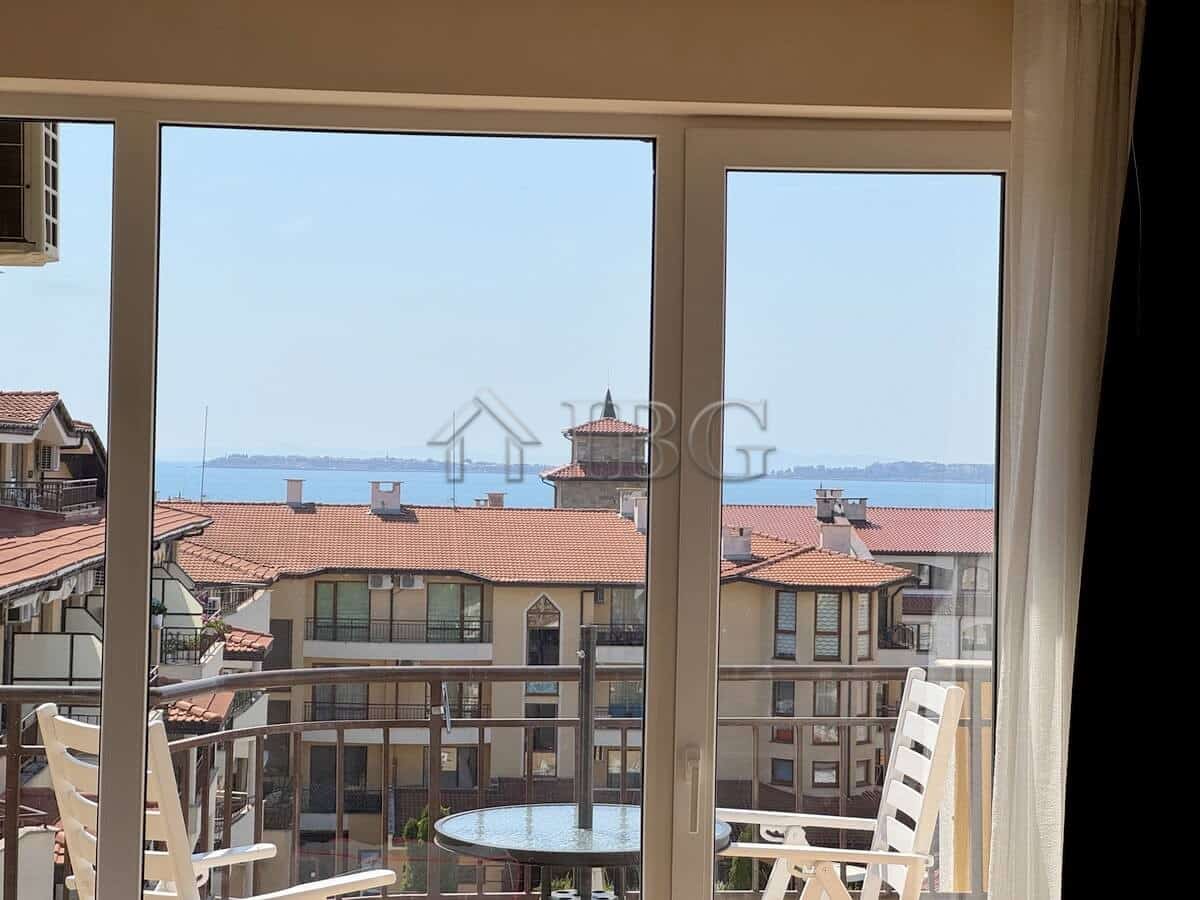 Bright 2-bedroom apartment overlooking the sea in Sveti Vlas, Bulgaria.