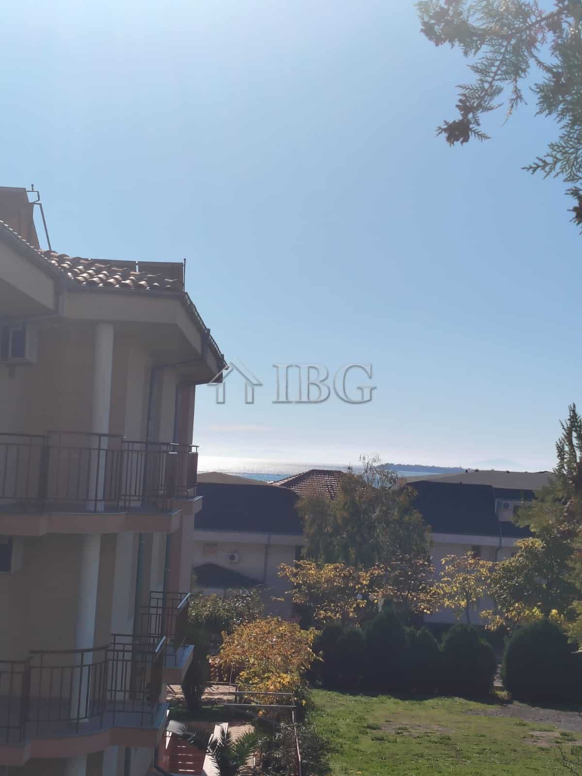Sea view spacious maisonette with panoramic views in Sveti Vlas, close to the beach and local amenit.