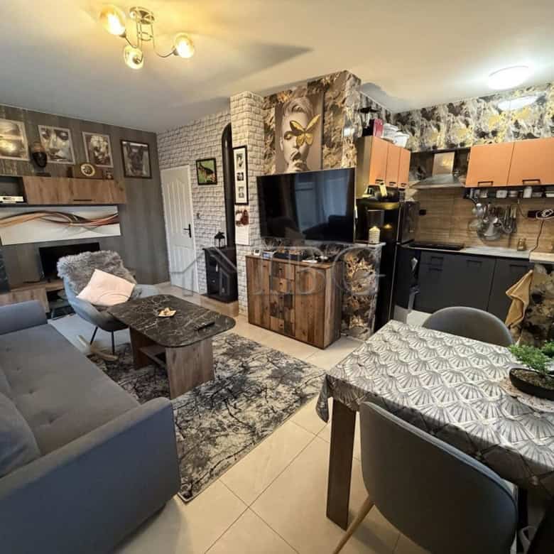 Bright one-bedroom apartment with large terrace in the new Grand Village complex, Kosharitsa, Bulgar.