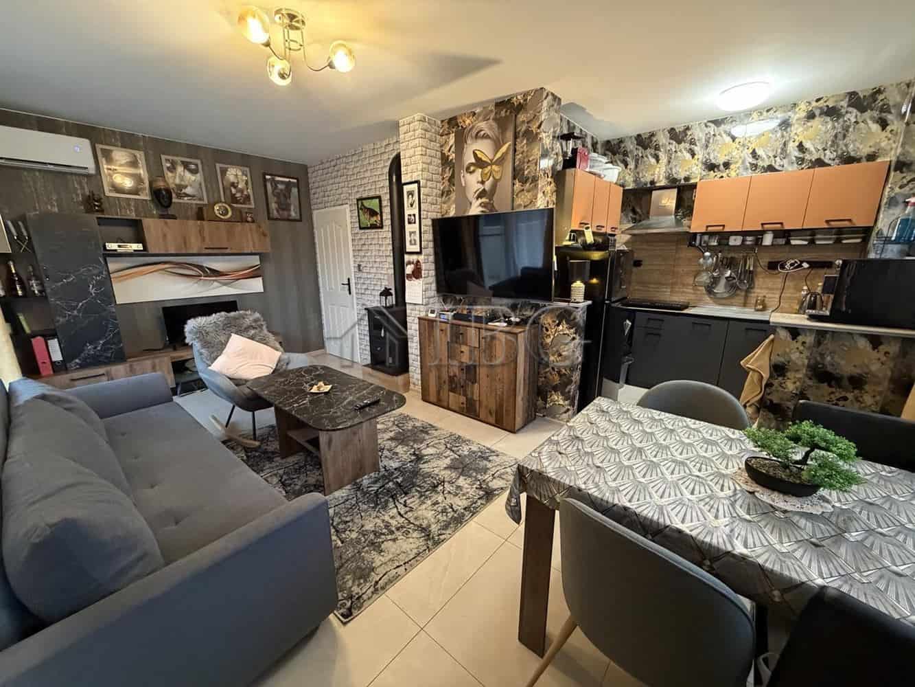 Bright one-bedroom apartment with large terrace in the new Grand Village complex, Kosharitsa, Bulgar.