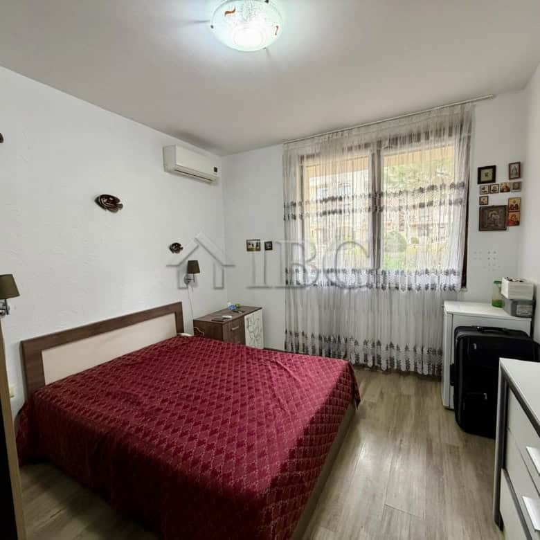 Furnished one-bedroom apartment in Sorento Sole Mare, Sveti Vlas, with cozy interior and modern amen.