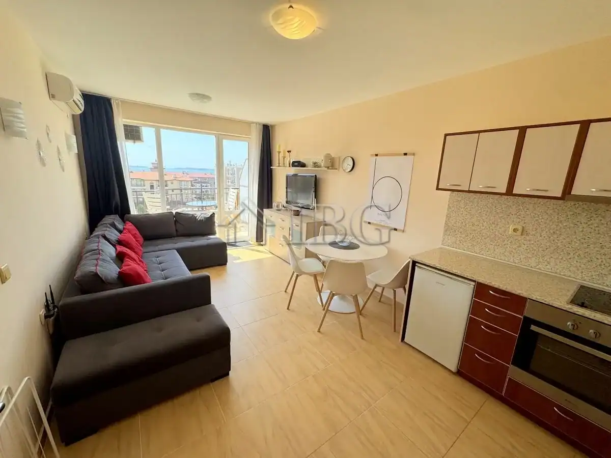 Spacious 2-bedroom apartment with balcony, sea views, and contemporary furnishings in Sveti Vlas.