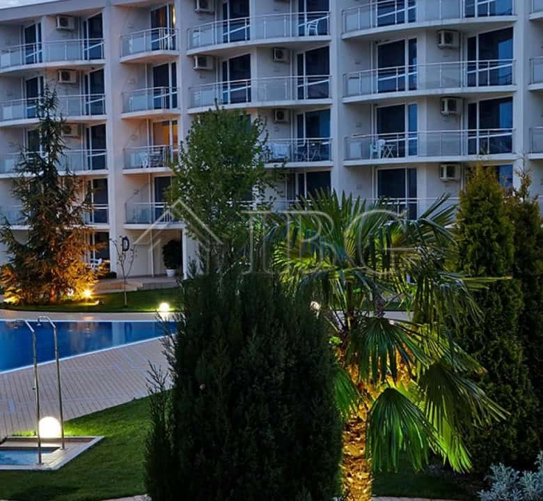 Bright apartment overlooking pool and lush garden in Atlantis Resort & Spa, Sarafovo, Burgas.