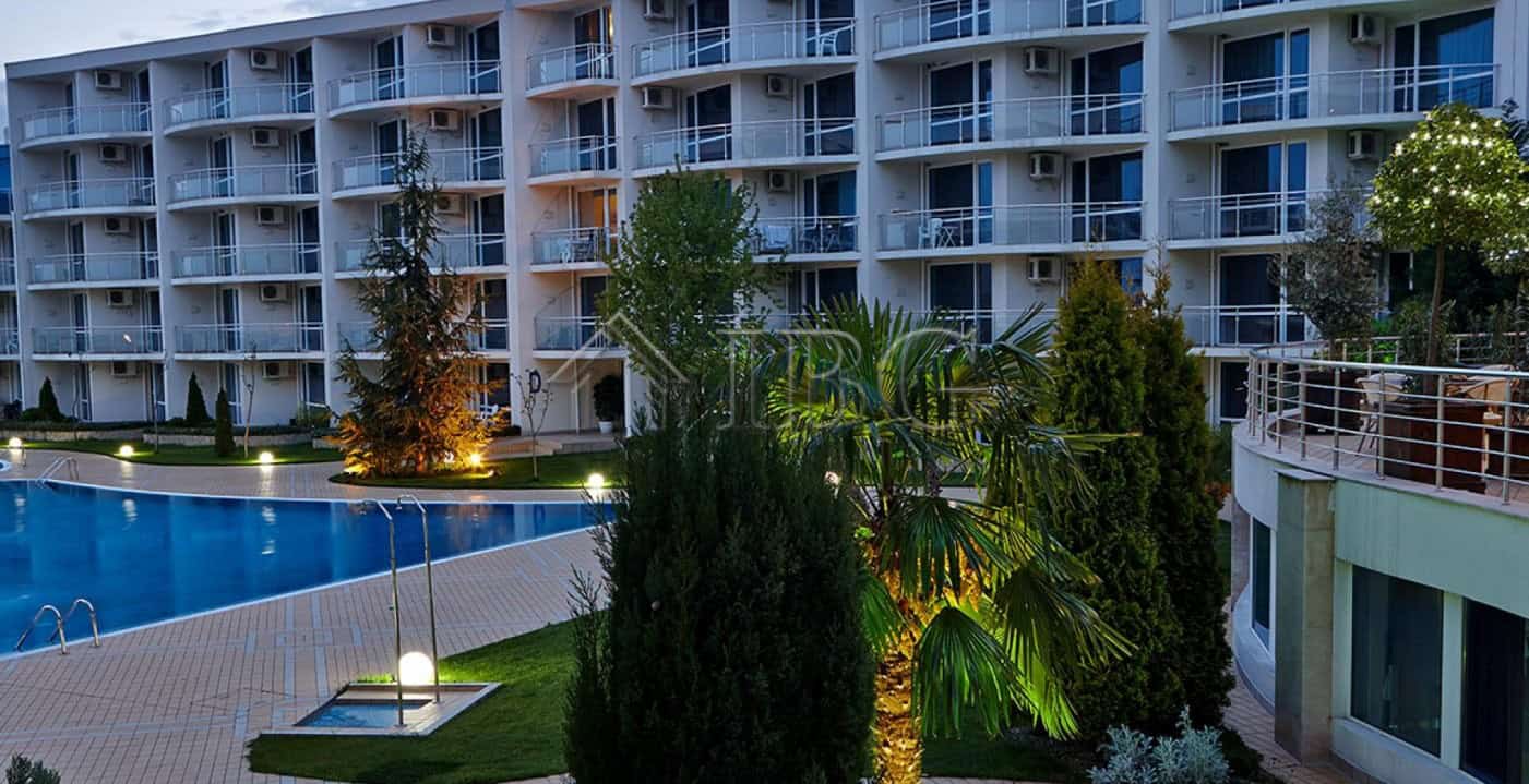 Bright apartment overlooking pool and lush garden in Atlantis Resort & Spa, Sarafovo, Burgas.