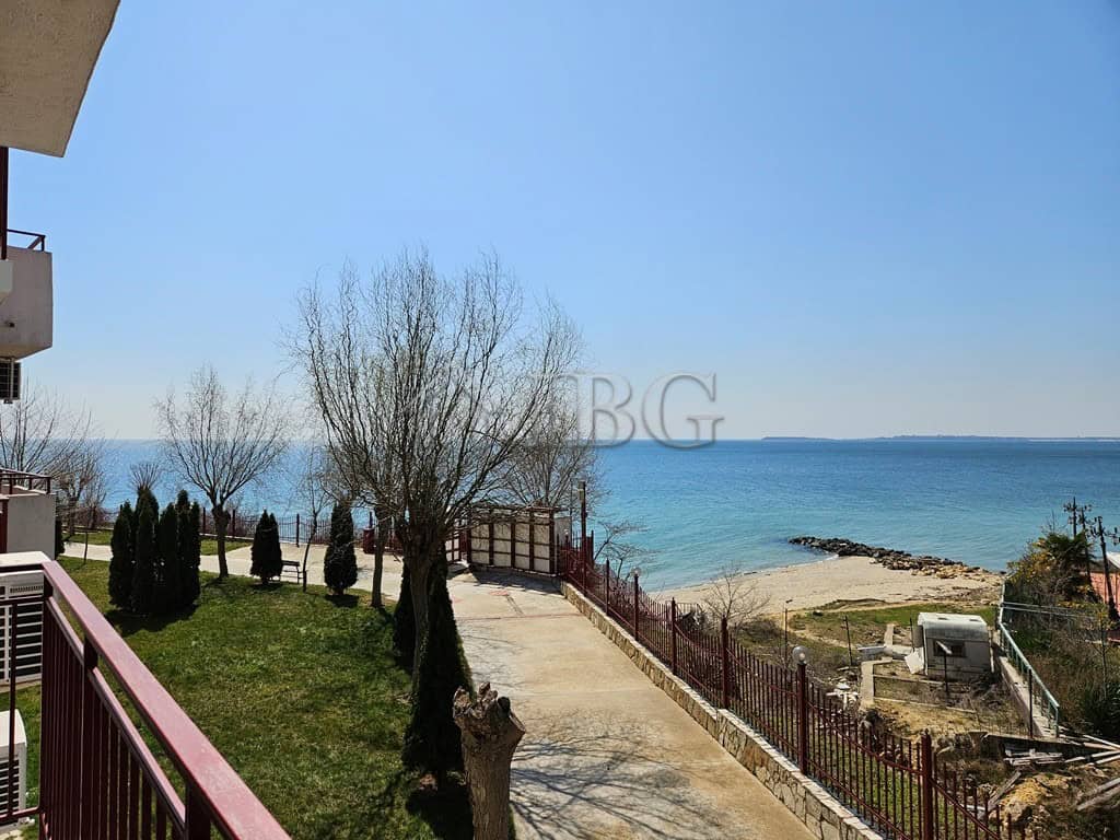 Front line one-bedroom sea view apartment overlooking Sveti Vlas beach.