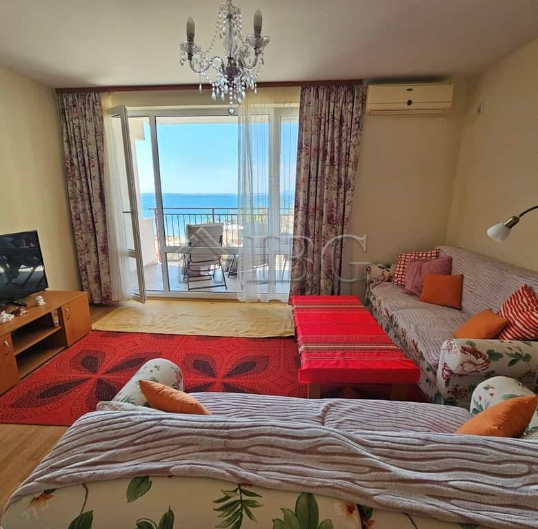Sea view one-bedroom apartment with balcony at Panorama Fort Beach, Sveti Vlas.