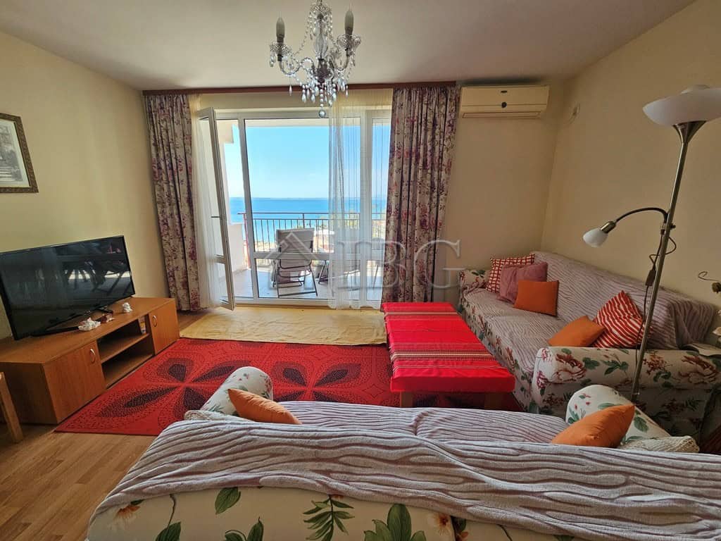 Sea view one-bedroom apartment with balcony at Panorama Fort Beach, Sveti Vlas.