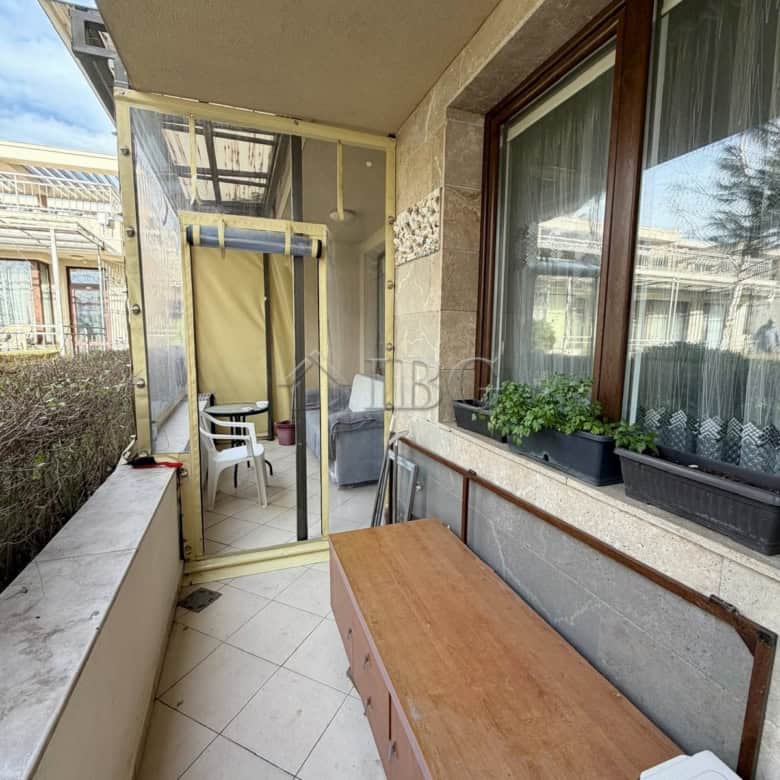 Cozy furnished one-bedroom apartment with balcony in Sveti Vlas, near the sea.