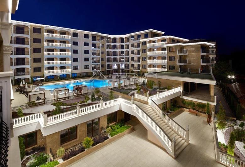 Luxurious 2-bedroom apartment with sea and pool views at Valencia Gardens, Nessebar.