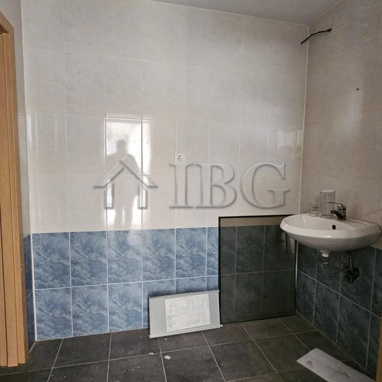 Modern commercial property with bathroom in Sunny Beach location.