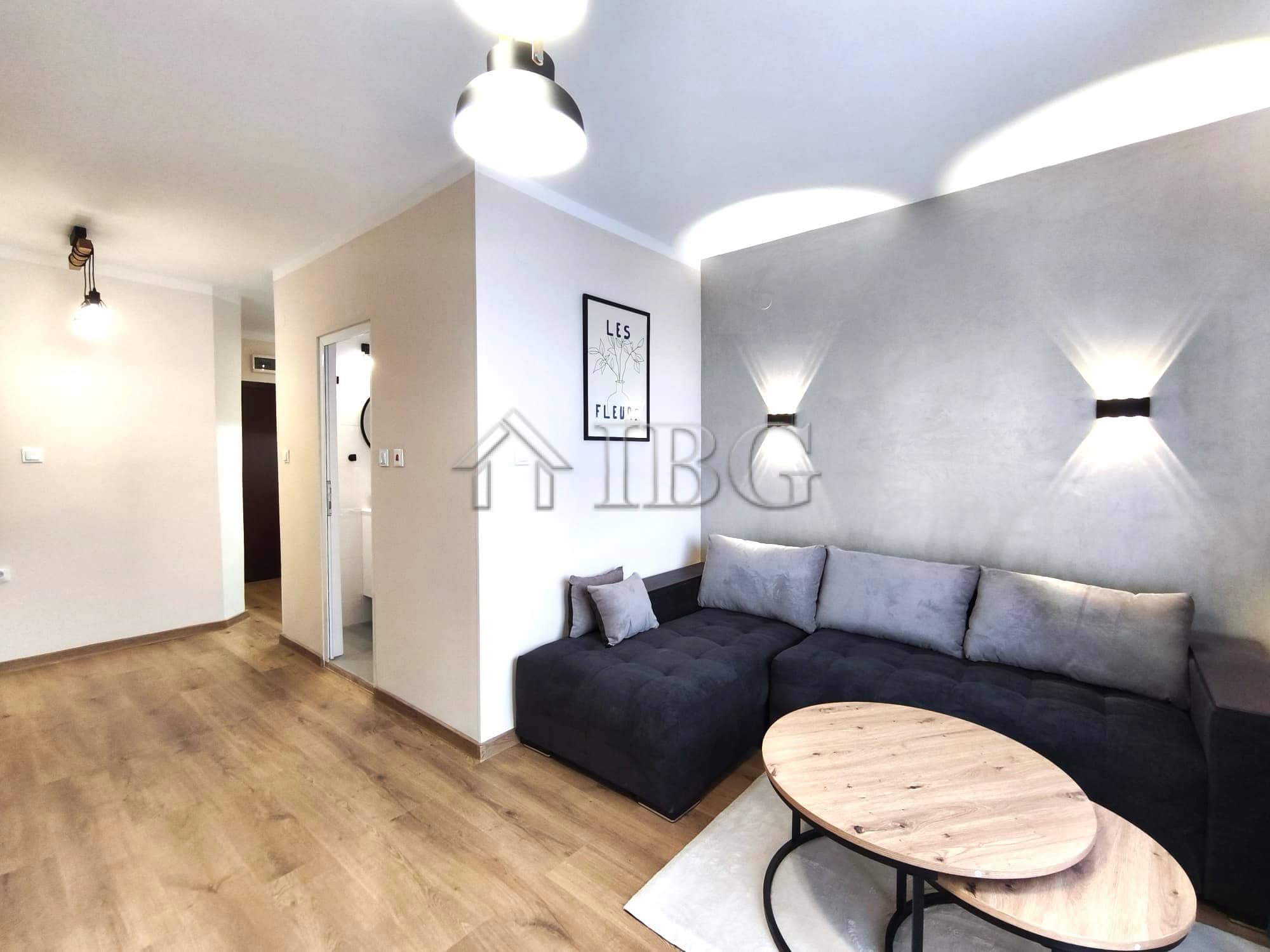 Bright furnished studio with balcony and sea view in Sveti Vlas. Modern decor, cozy living space, pe.