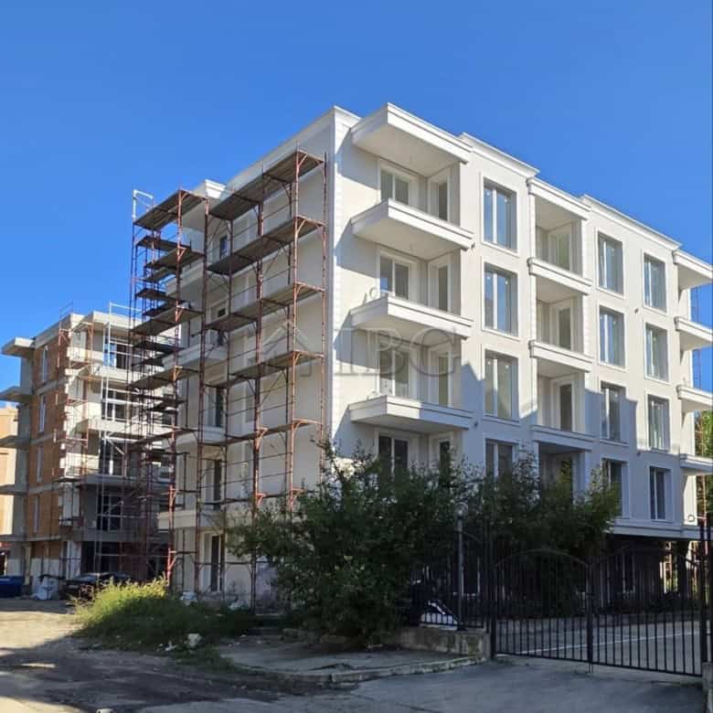New Studio with Balcony at La Mer Silver Residence, Sunny Beach.