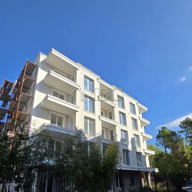 Studio apartment with balcony in La Mer Silver Residence, Sunny Beach, Bulgaria.