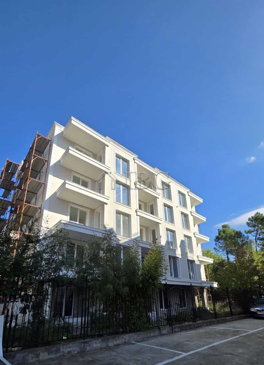 Modern Studio with Balcony at La Mer Silver Residence, Sunny Beach Studio apartment with balcony in La Mer Silver Residence, Sunny Beach, Bulgaria.