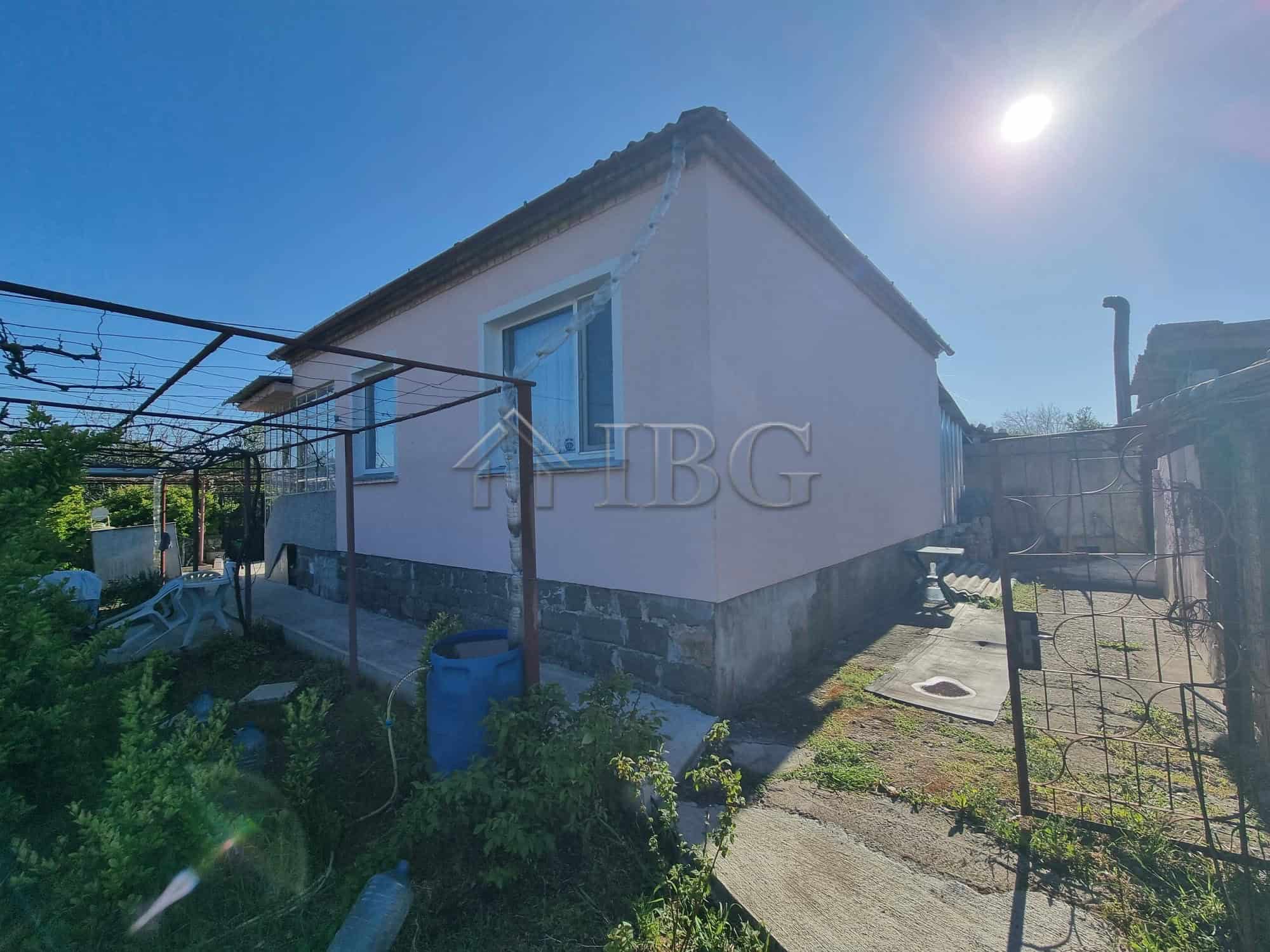 Charming house with garden in Vinarsko Village, Burgas Region, perfect for a peaceful countryside li.
