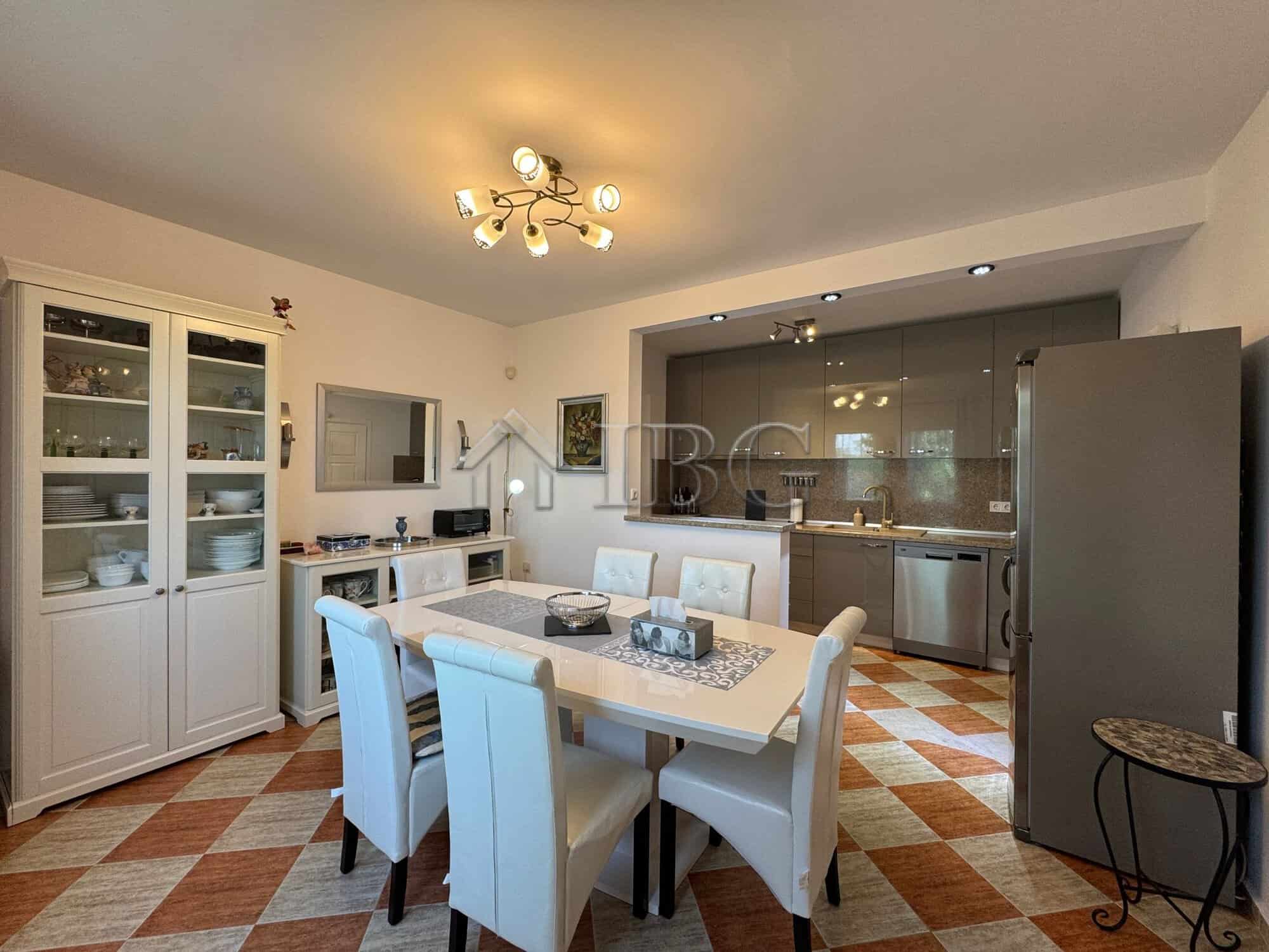 Spacious two-storey house located in the heart of Kosharitsa, just 6 km from the sea, ideal for comf.
