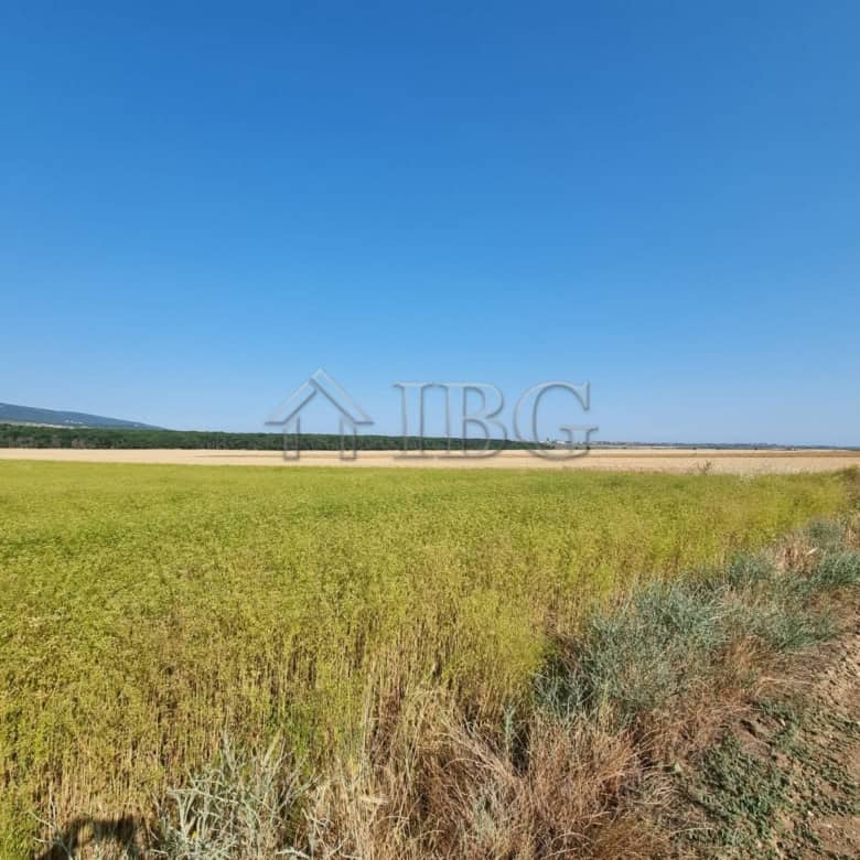 Spacious land plot available for sale in Drenaka, Tunkovo, Burgas Region, ideal for development or i.
