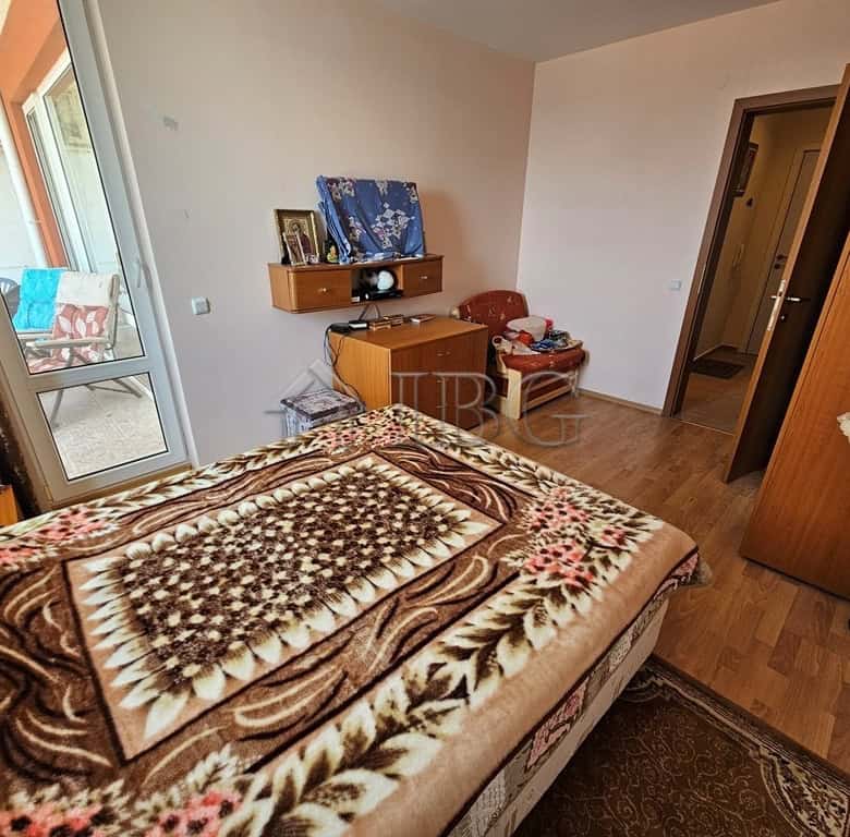Sea view one-bedroom apartment in Sveti Vlas, front line at Panorama Fort Beach.