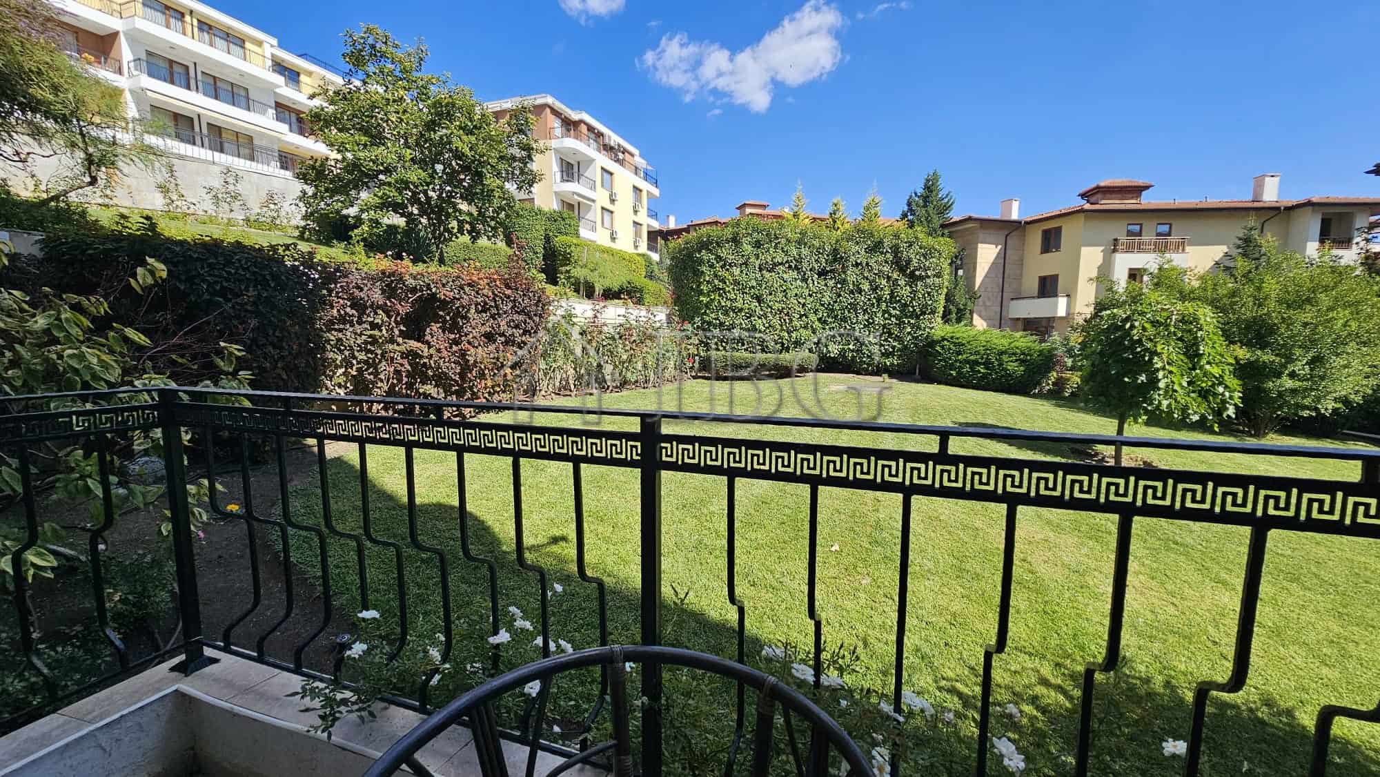Bright 1-bedroom apartment overlooking lush park greenery in Sveti Vlas. Perfect for relaxing and en.