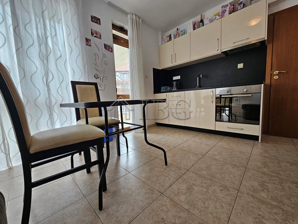 Bright interior of a 1-bedroom apartment with modern kitchen in Sveti Vlas. Perfect for holiday or i.