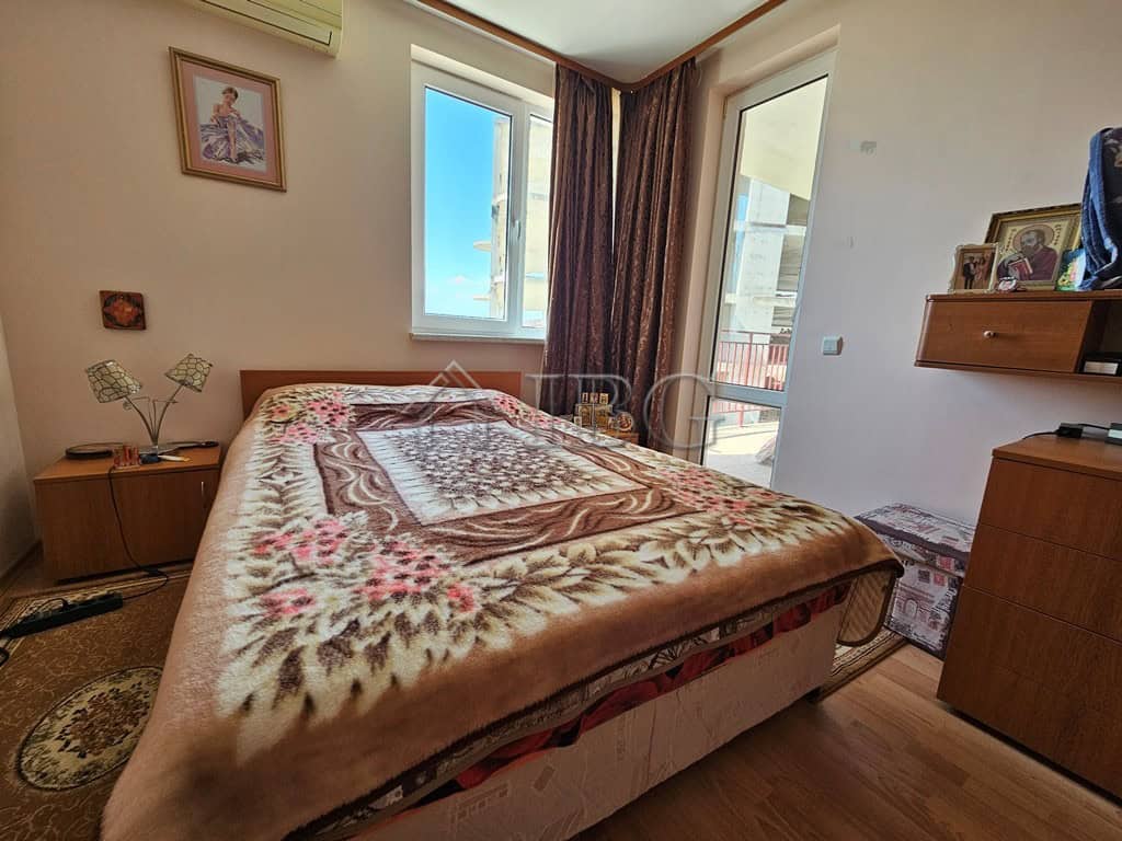Cozy one-bedroom apartment with sea views at Panorama Fort Beach, Sveti Vlas. Perfect for relaxing h.