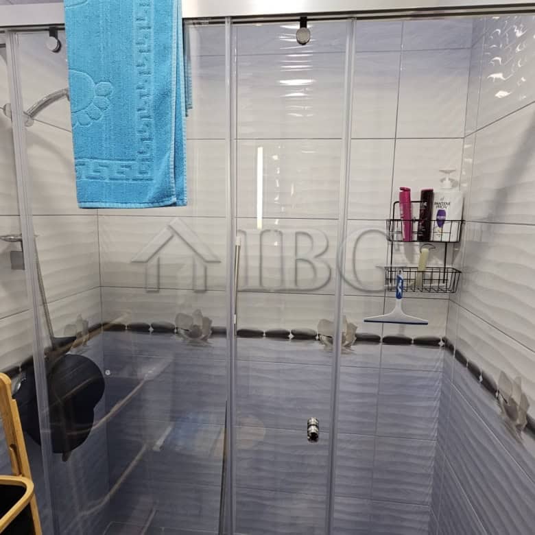Bright bathroom in a spacious apartment at Magnolia 6, Sunny Beach. Modern fixtures and clean design.