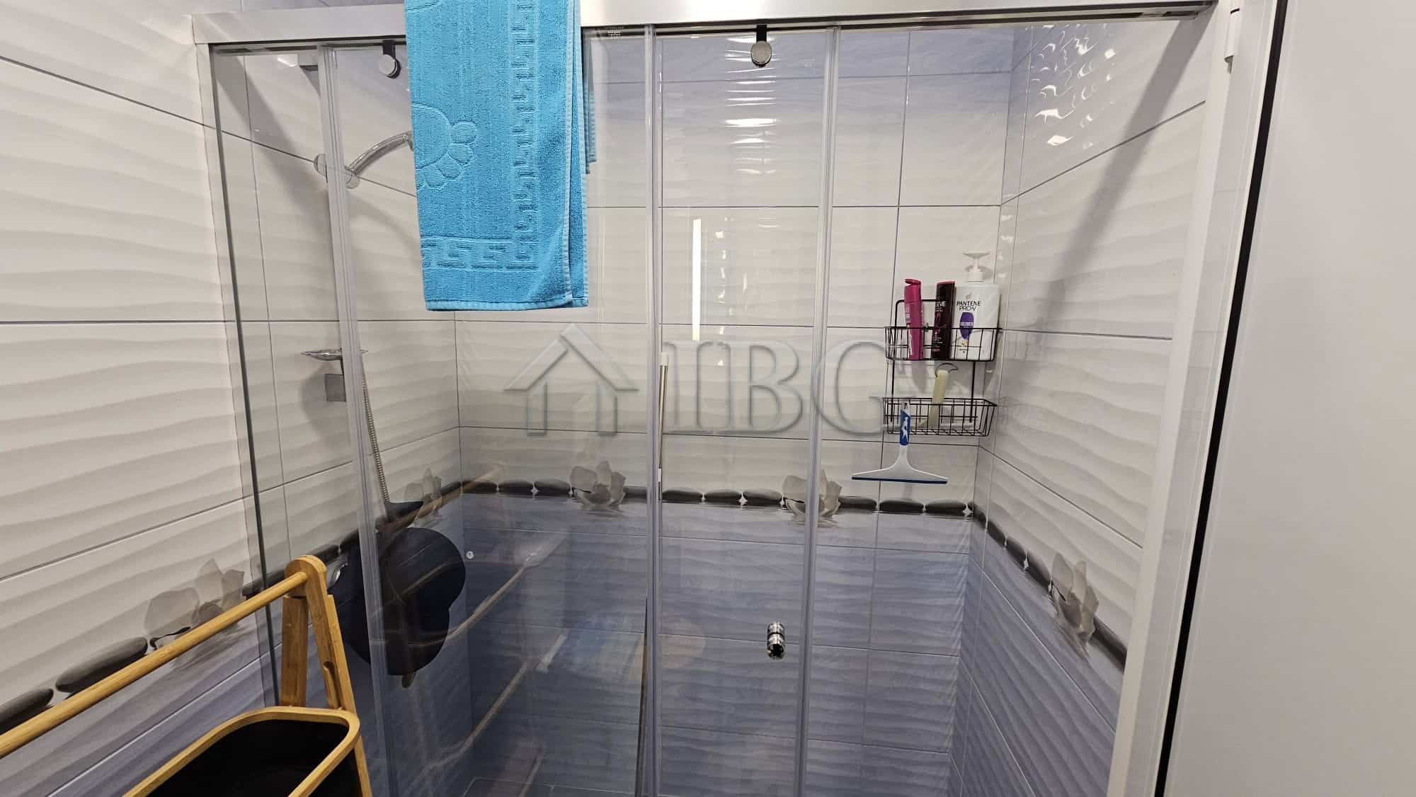 Bright bathroom in a spacious apartment at Magnolia 6, Sunny Beach. Modern fixtures and clean design.