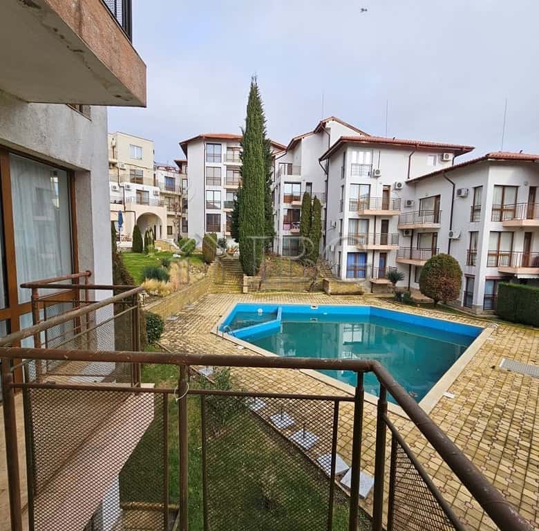 Pool view 1-bedroom apartment for sale in Sveti Vlas, Dinevi Resort, Bulgaria.
