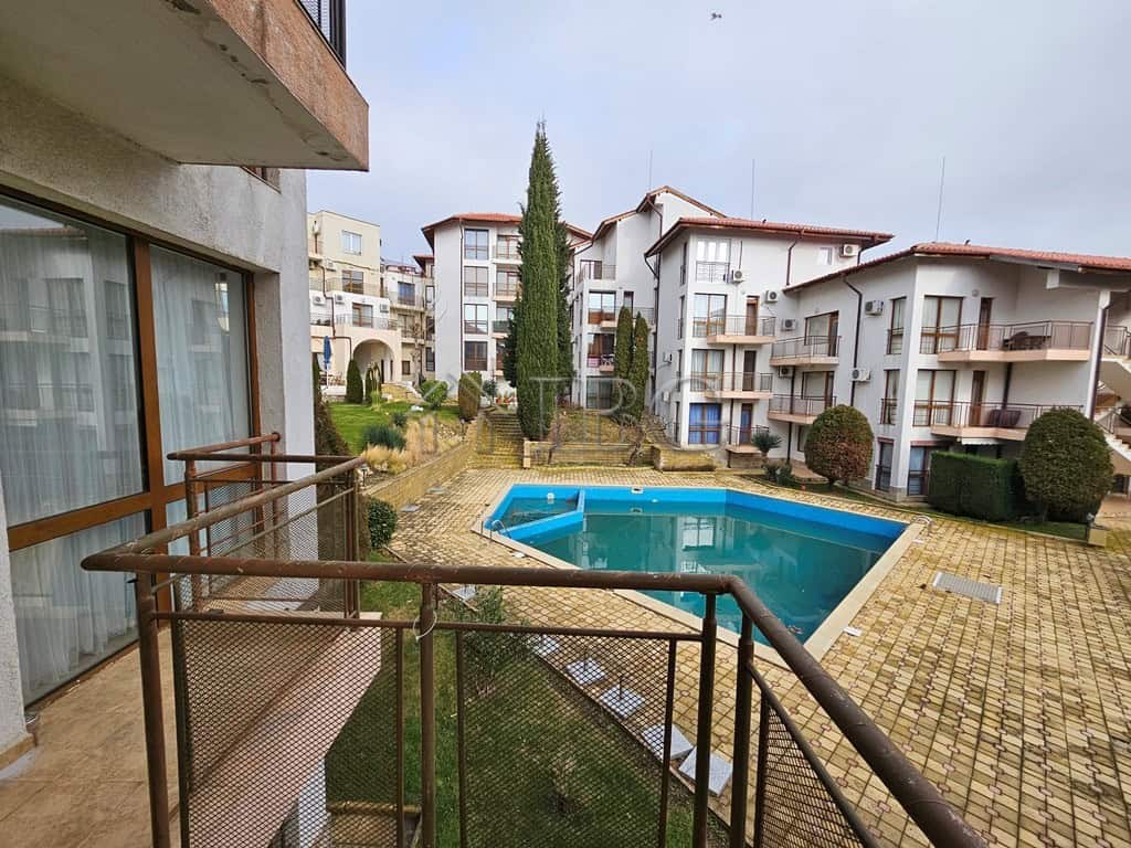 Pool view 1-bedroom apartment for sale in Sveti Vlas, Dinevi Resort, Bulgaria.