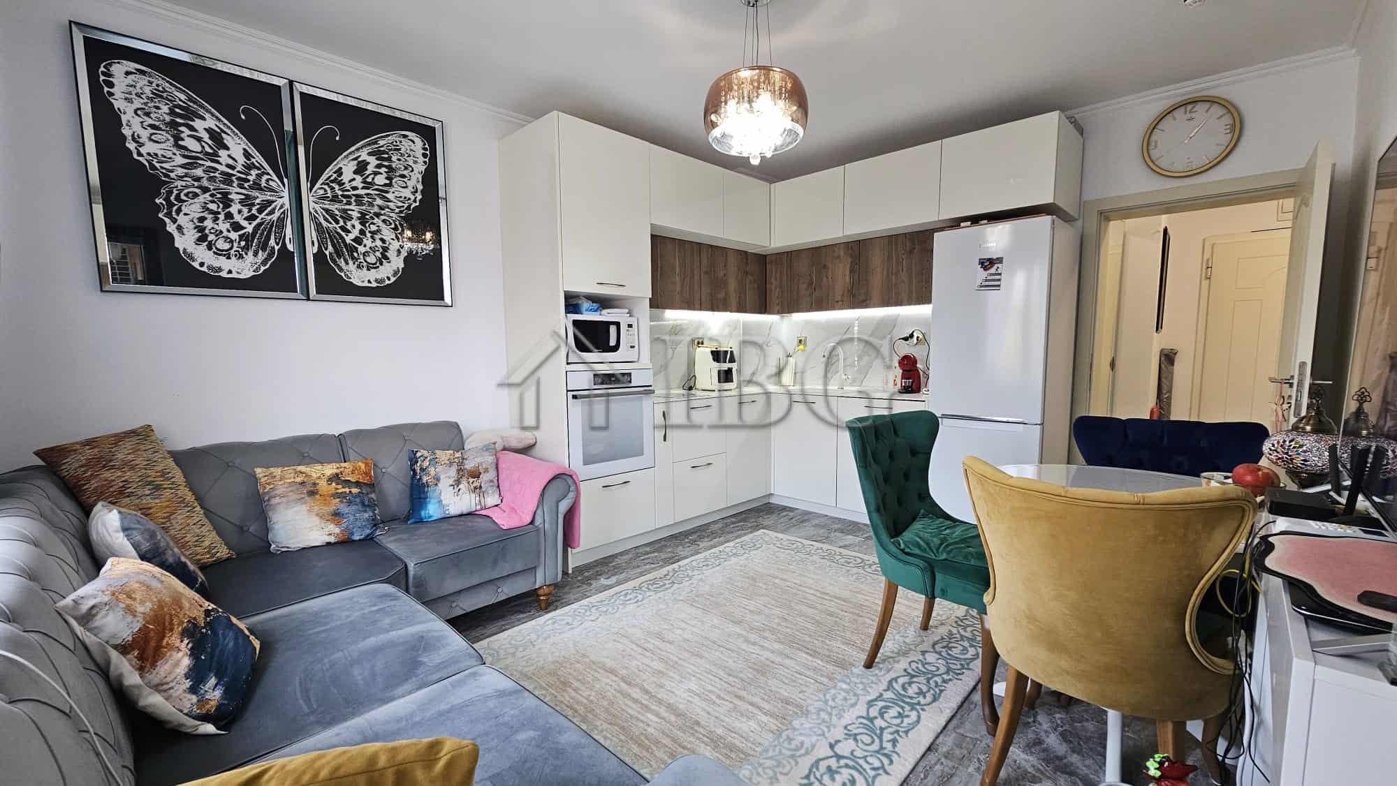 Bright one-bedroom apartment in Valencia Gardens, Nessebar, with a stylish open-plan kitchen and coz.