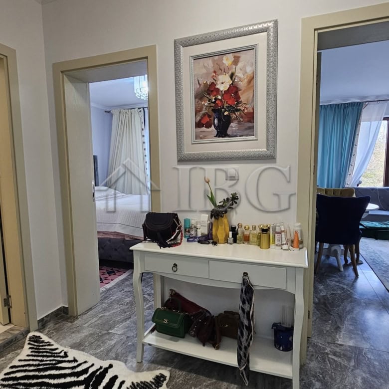 Bright one-bedroom apartment in Valencia Gardens, Nessebar with stylish interior and spacious living.