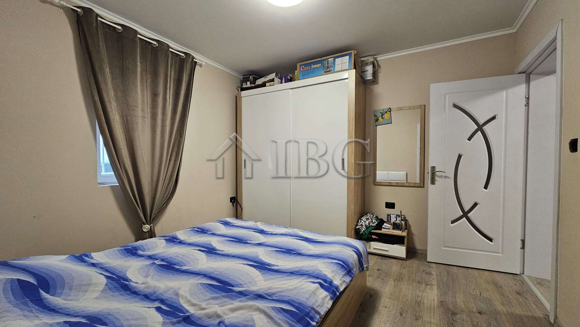 Spacious house featuring 3 bedrooms and a large yard of 1,000 sq.m., located 15 km from the sea, ide.