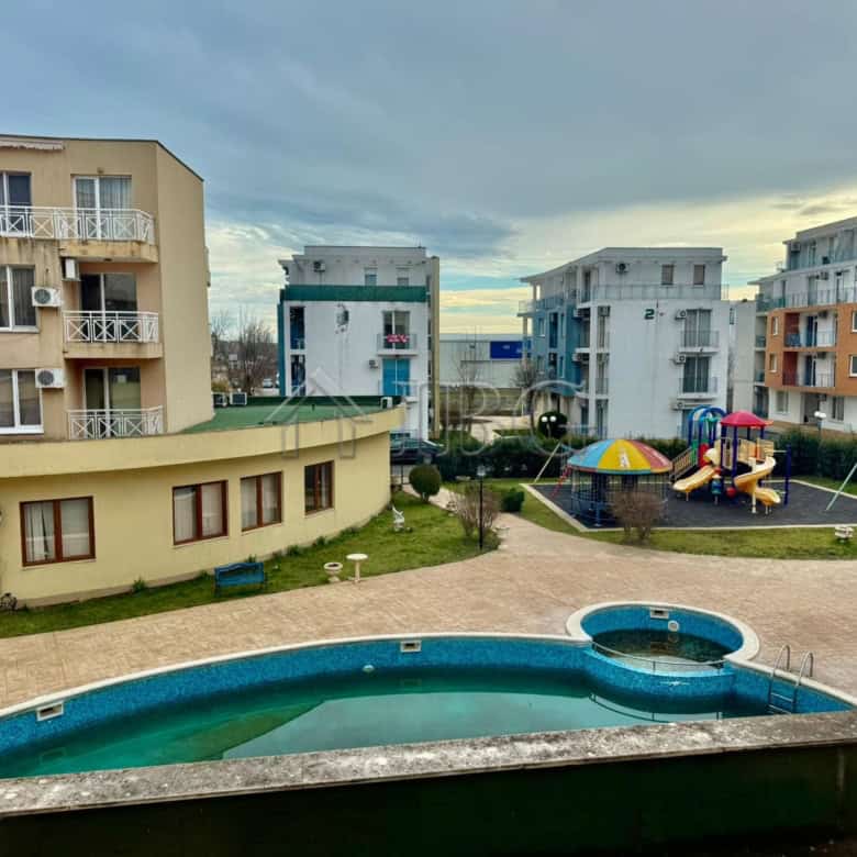 Furnished studio apartment overlooking the pool in Sunny Day 3, Sunny Beach, Bulgaria.