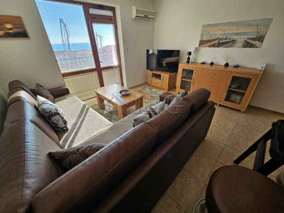 Bright living room with sea view, 2-bedroom apartment in Sveti Vlas Dinevi Resort.